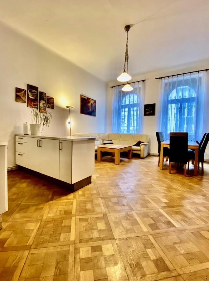 Spacious Cozy Apartments In Centre Praag Buitenkant foto