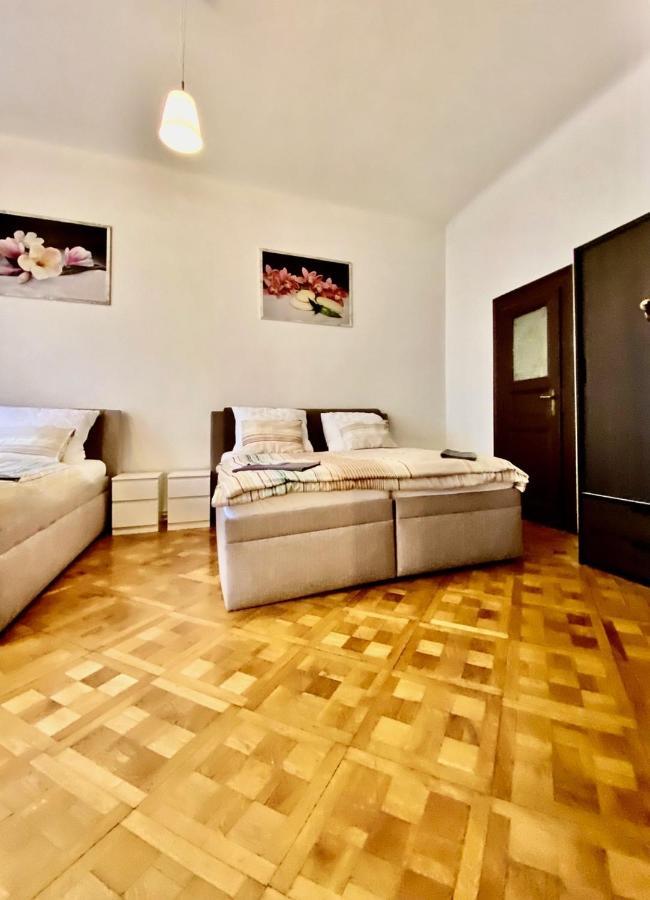 Spacious Cozy Apartments In Centre Praag Buitenkant foto