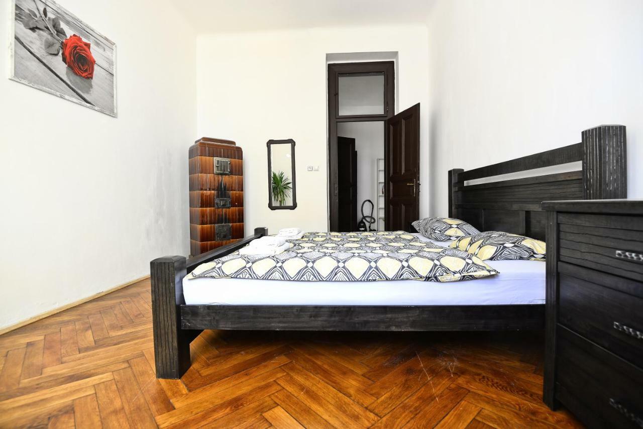 Spacious Cozy Apartments In Centre Praag Buitenkant foto